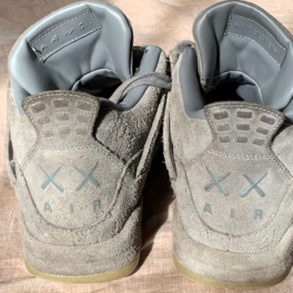 Kaws 4